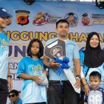 Haru Bahagia Pasutri Peserta Galunggung Bhayangkara Fun Walk 2026 Polres Tasikmalaya Kota Bawa Pulang Hadiah Utama Motor