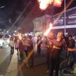 Meriah! Ribuan Warga Tasikmalaya Turun ke Jalan Ikuti Pawai Obor 1448 H, Diwarnai Atraksi Semburan Api