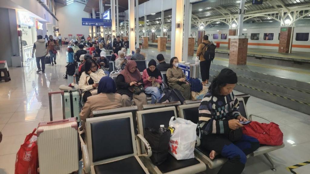 Libur Tahun Baru Islam 1448 H, KAI Daop 2 Bandung Layani Lebih dari 77 Ribu Penumpang