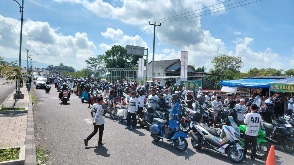 Meriahkan Milad ke-48, Ribuan Pemotor Hamida Konvoi dari Lanud Menuju Pesantren Miftahul Huda Manonjaya