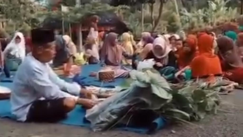 Sambut 1 Suro dan Tahun Baru Islam 1448 H, Kampung Adat Kuta Lestarikan Tradisi Sedekah Bumi