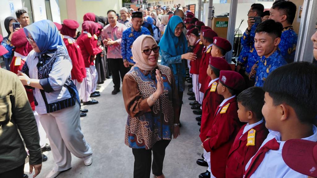 Kunjungi SR Terintegrasi 41 Tasikmalaya dan Tinjau Makan Bergizi, Menteri PPPA Berikan Motivasi Kepada Peserta Didik