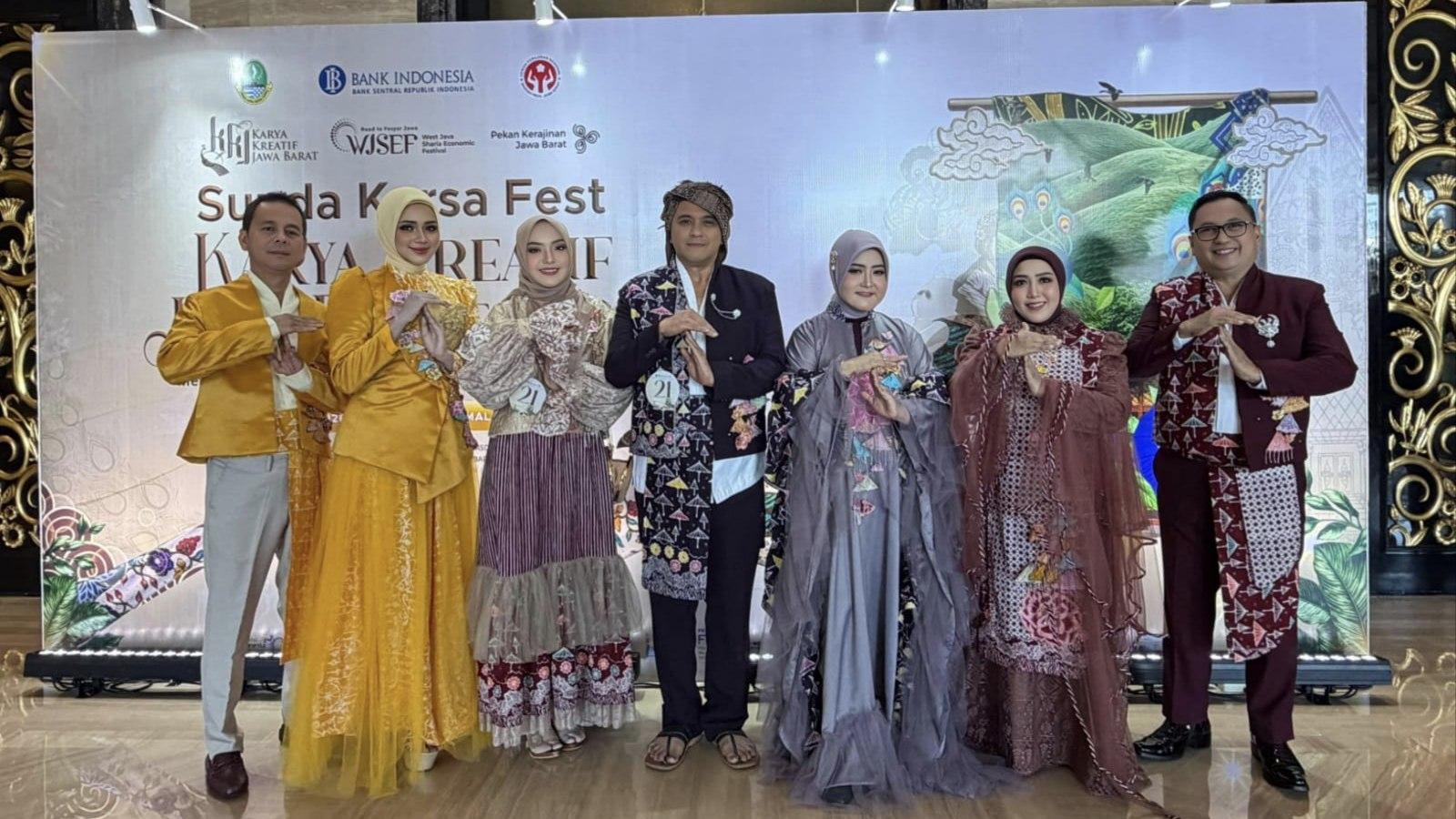 Kriya Unggulan Kota Tasikmalaya Bersinar di PKJB 2026, Diky Candra Tampil di Catwalk Promosikan Produk Lokal