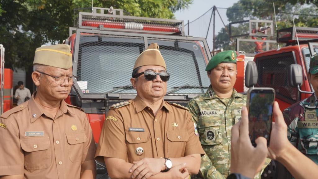 Pemkab Garut Perkuat Armada Damkar, TNI Pinjamkan Mobil Tangki Air untuk Hadapi Musim Kemarau