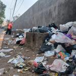 TPS Liar Jalan Lukmanul Hakim Kembali Dipenuhi Sampah, Warga Keluhkan Bau Menyengat dan Ganggu Siswa Sekolah