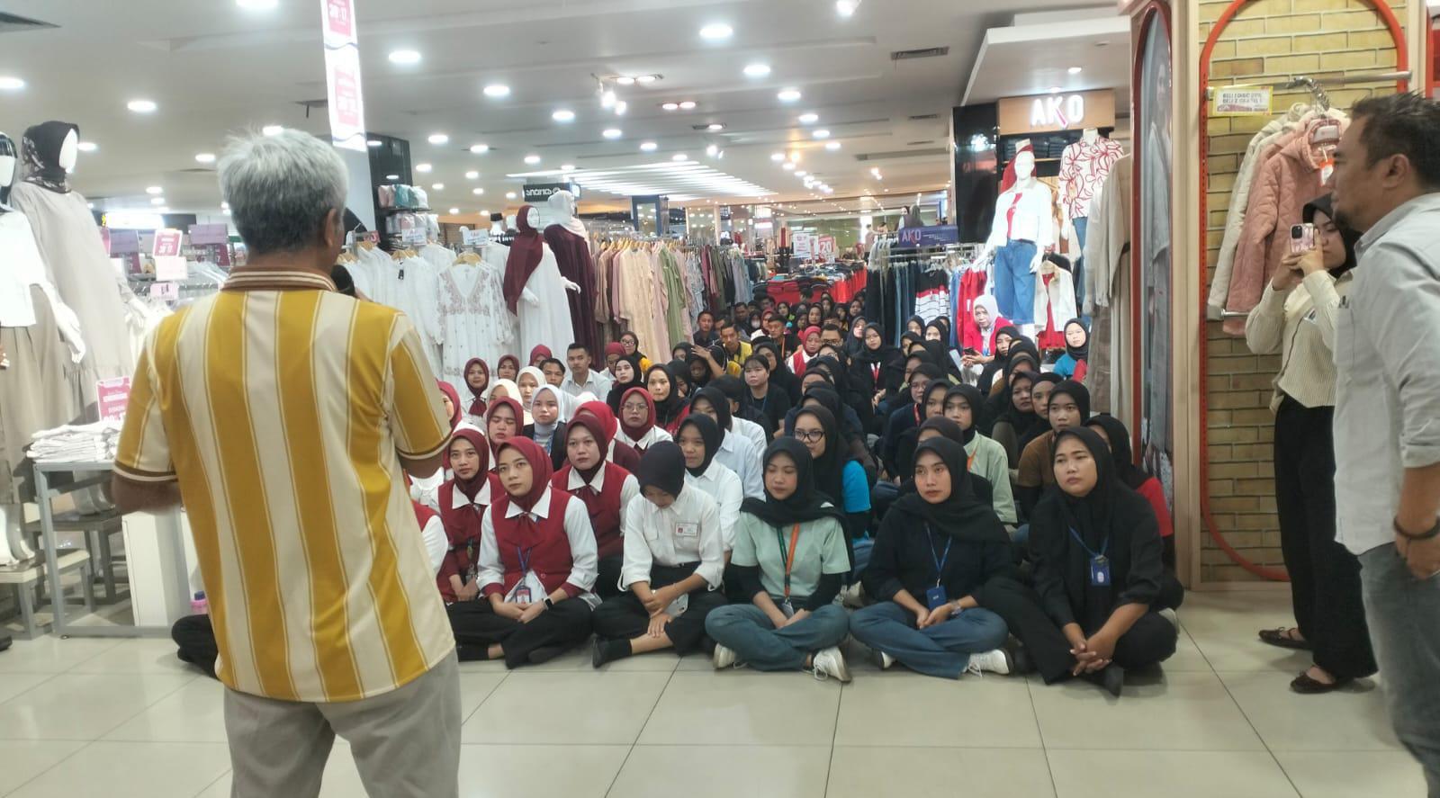 Plaza Asia Tasikmalaya Latih 300 Karyawan Bahasa Isyarat, Perkuat Komitmen Layanan Ramah Disabilitas