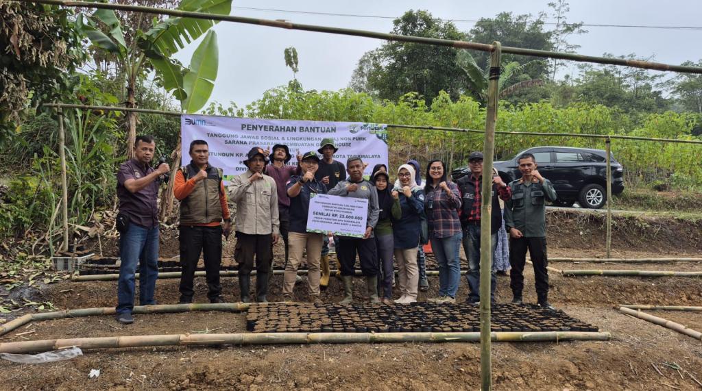 Perhutani KPH Tasikmalaya Salurkan Bantuan Green House Rp25 Juta untuk KTH Citundun
