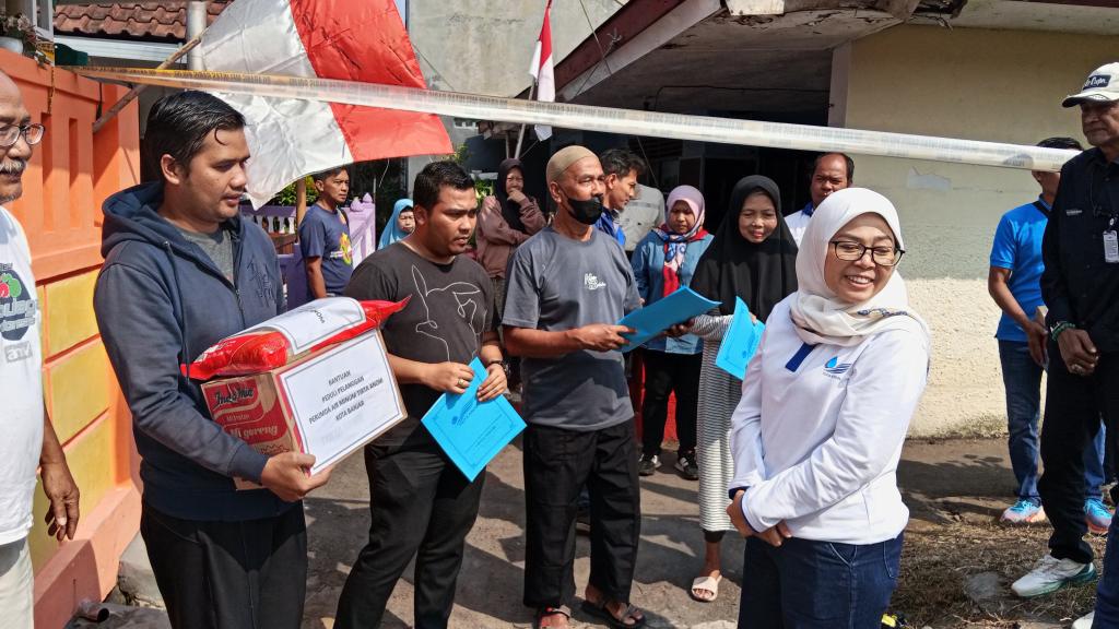 Perumdam Tirta Anom Banjar Salurkan Bantuan untuk Korban Kebakaran, Tagihan Air Diberi Keringanan