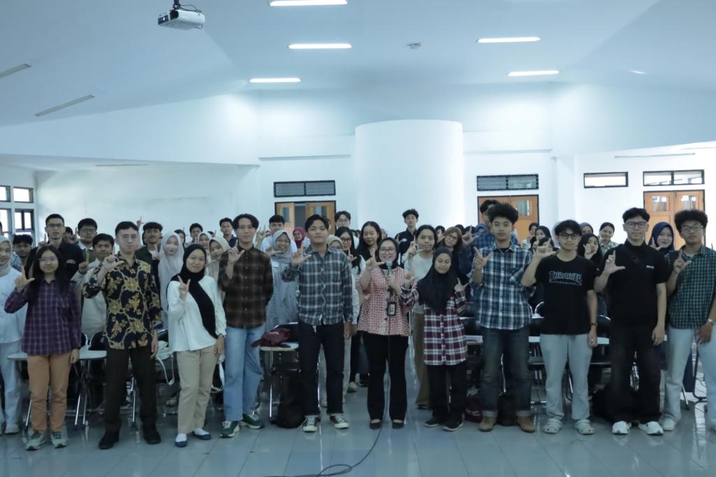 OJK Tasikmalaya Edukasi Mahasiswa Baru Unpad agar Melek Finansial dan Terhindar dari Pinjol Ilegal