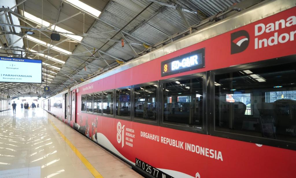 Sambut HUT ke-81 RI, KAI Daop 2 Bandung Percantik Stasiun dan Kereta Api dengan Nuansa Kemerdekaan