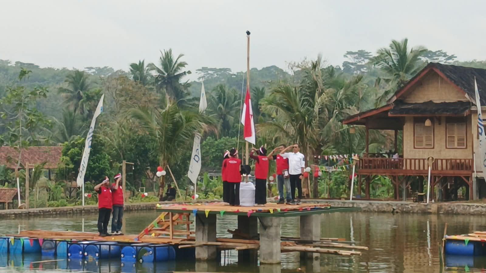Unik! Upacara HUT Ke-81 RI di Ciamis Digelar di Tengah Danau Lembur Galuh