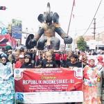 Replika Gajah Duduk Curi Perhatian di Pawai Alegoris Kota Banjar, Akan Dijadikan Ikon Desa Neglasari