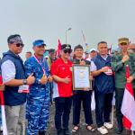 Perhutani KPH Tasikmalaya dan PT Palawi Apresiasi Pengibaran 2.681 Bendera Merah Putih di Kawah Galunggung yang Pecahkan Rekor MURI