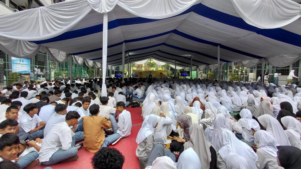 Peringati Maulid Nabi Muhammad SAW, SMAN 5 Kota Tasikmalaya Tanamkan Keteladanan Rasul dan Galang Donasi untuk Korban Bencana NTT