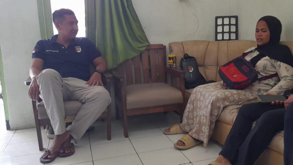 Tangis Haru Mantan Istri Datangi Kamar Mayat RSUD dr. Soekardjo, Minta Korban Penganiayaan Ciawi Dimakamkan di Tasikmalaya