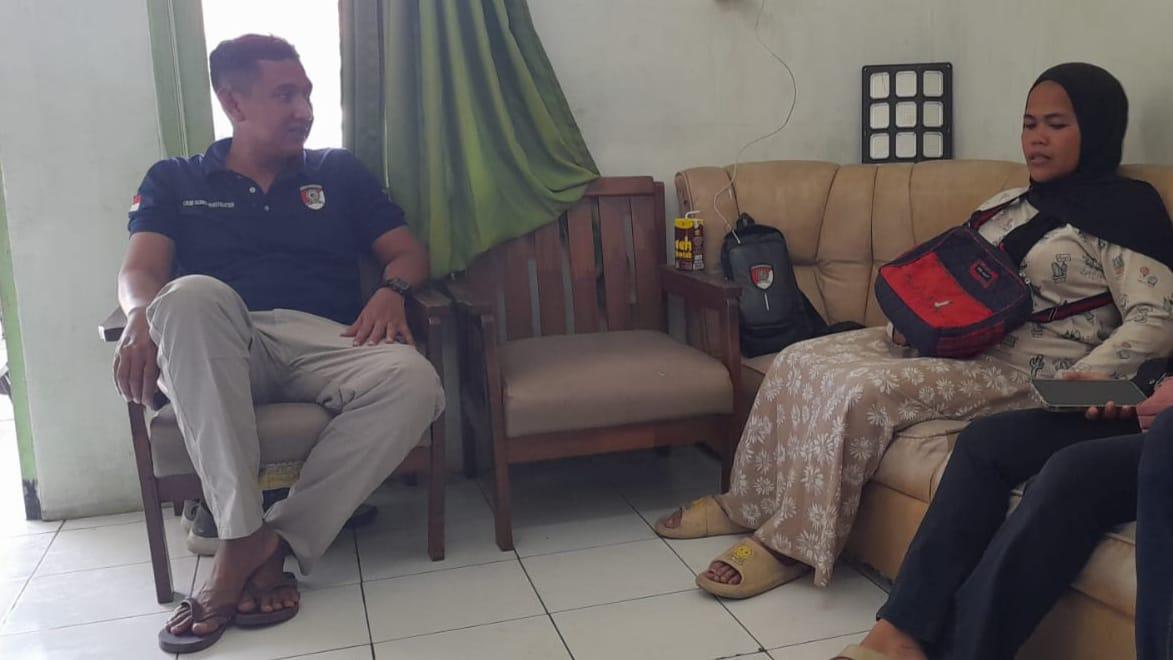 Tangis Haru Mantan Istri Datangi Kamar Mayat RSUD dr. Soekardjo, Minta Korban Penganiayaan Ciawi Dimakamkan di Tasikmalaya