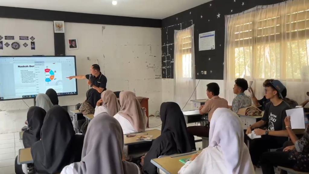 Kenali Dunia Jurnalistik, Siswa SMA Islam Tarbiyatul Ummah Belajar Jadi Jurnalis dan Presenter Bersama IJTI Galuh Raya
