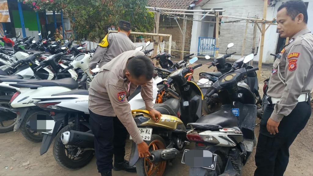 Polsek Cihideung dan Satlantas Polres Tasikmalaya Kota Razia Knalpot Brong di Sekolah, Orang Tua Diminta Lebih Peduli