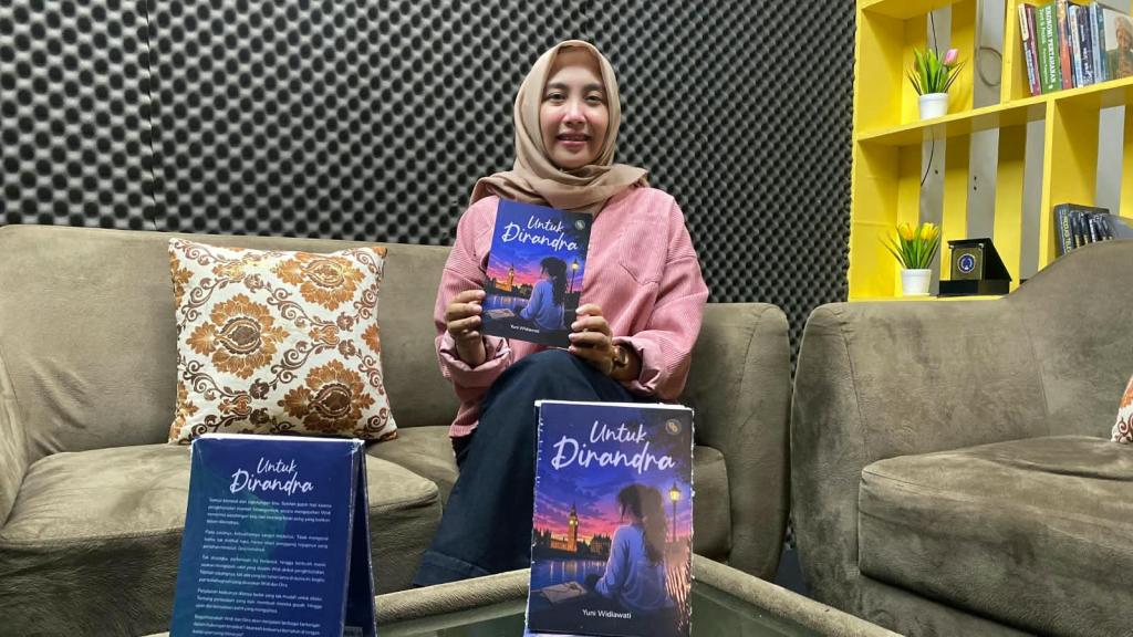 Penulis Tasikmalaya Yuni Widiawati Luncurkan Novel Untuk Dirandra, Kisah Cinta yang Diuji Luka dan Perbedaan