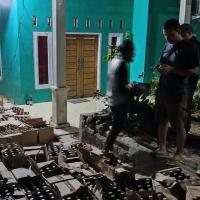 Warga Gerebek Rumah Diduga Jadi Gudang Miras di Kota Banjar, 212 Karton Minuman Beralkohol Ditemukan