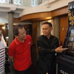 Bank Mandiri Hadirkan ATM Emas di Bandung, Nasabah Bisa Cetak Logam Mulia Lewat Livin'