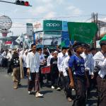 Puluhan Ribu Santri Meriahkan Hari Santri Nasional 2026 di Tasikmalaya, Karnaval Semarakkan Jalan HZ Mustofa