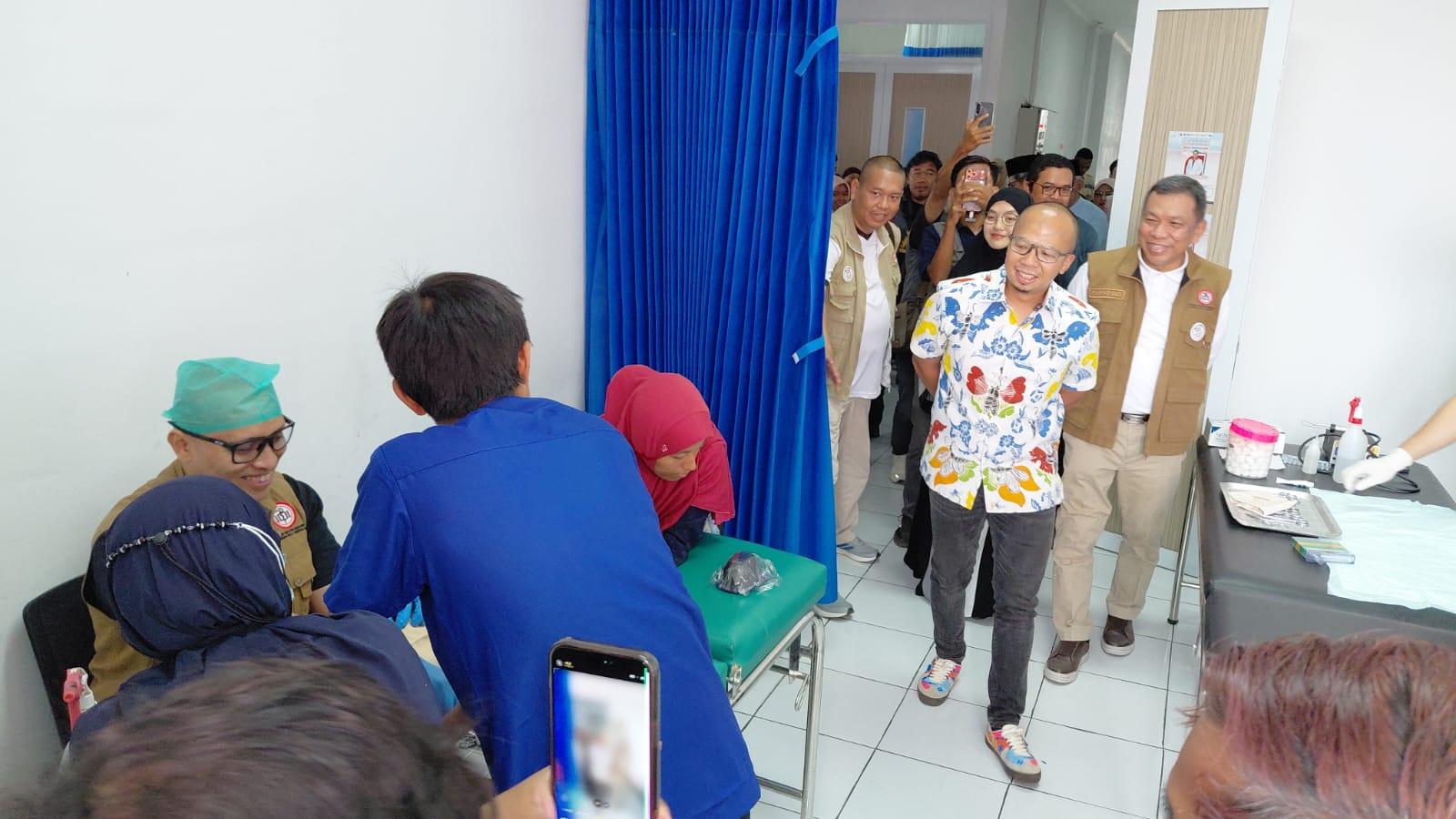 Peringati HUT ke-25 Kota Tasikmalaya, IDI Gelar Khitanan Massal untuk 80 Anak, Viman Targetkan Tahun Depan 500 Peserta