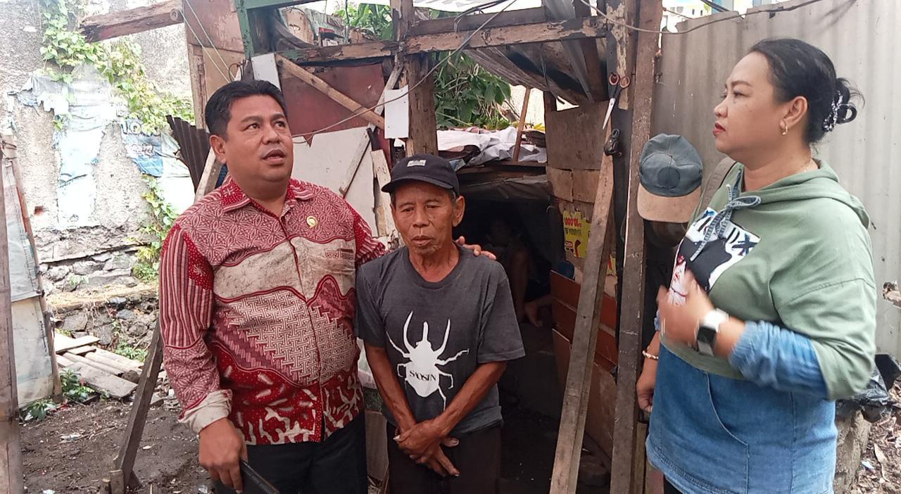 Sambangi dan Beri Bantuan untuk Kakek Nana, Kepler Minta Wali Kota Tasikmalaya Turun Langsung