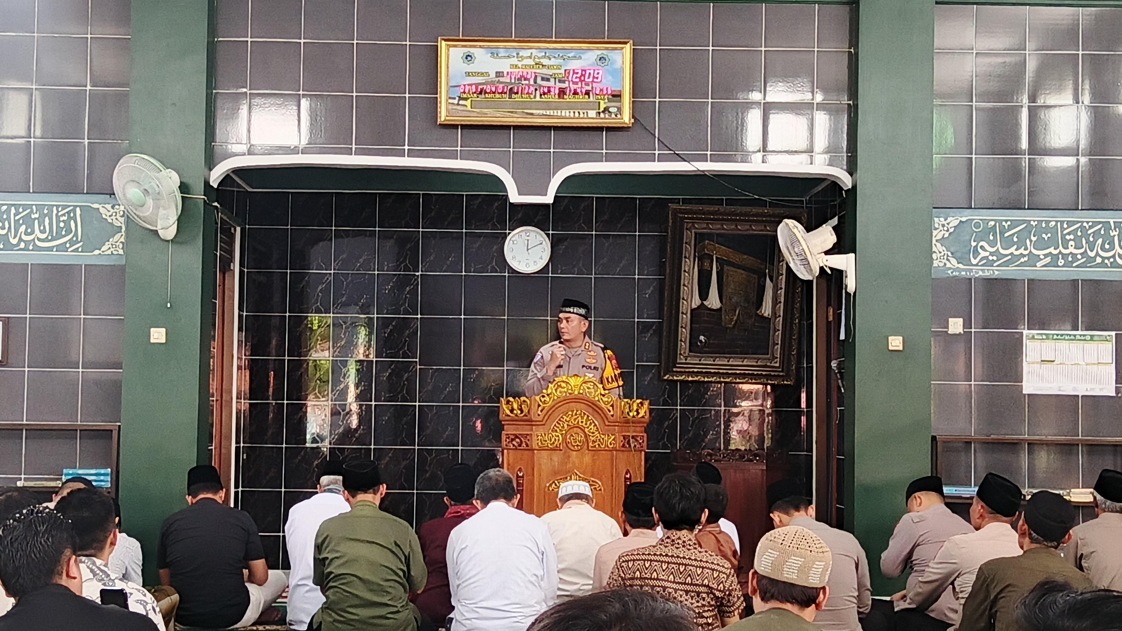 Kapolres Ciamis Ajak Masyarakat Jaga Kamtibmas Lewat Program Jumat Keliling dan Jumat Curhat