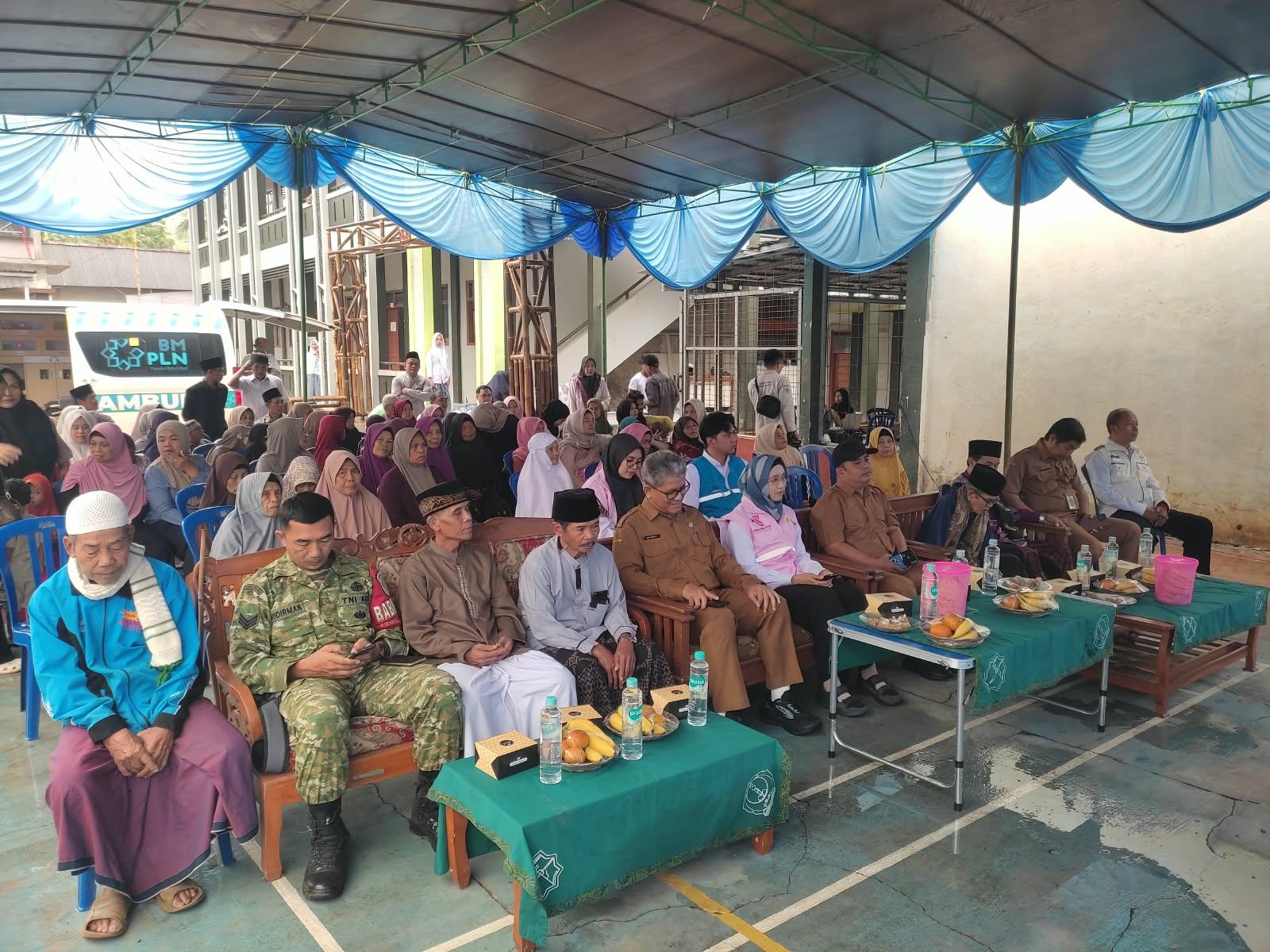 Peringati Sumpah Pemuda, PLN Tasikmalaya Berikan Layanan Kesehatan Gratis untuk 150 Warga Tamansari