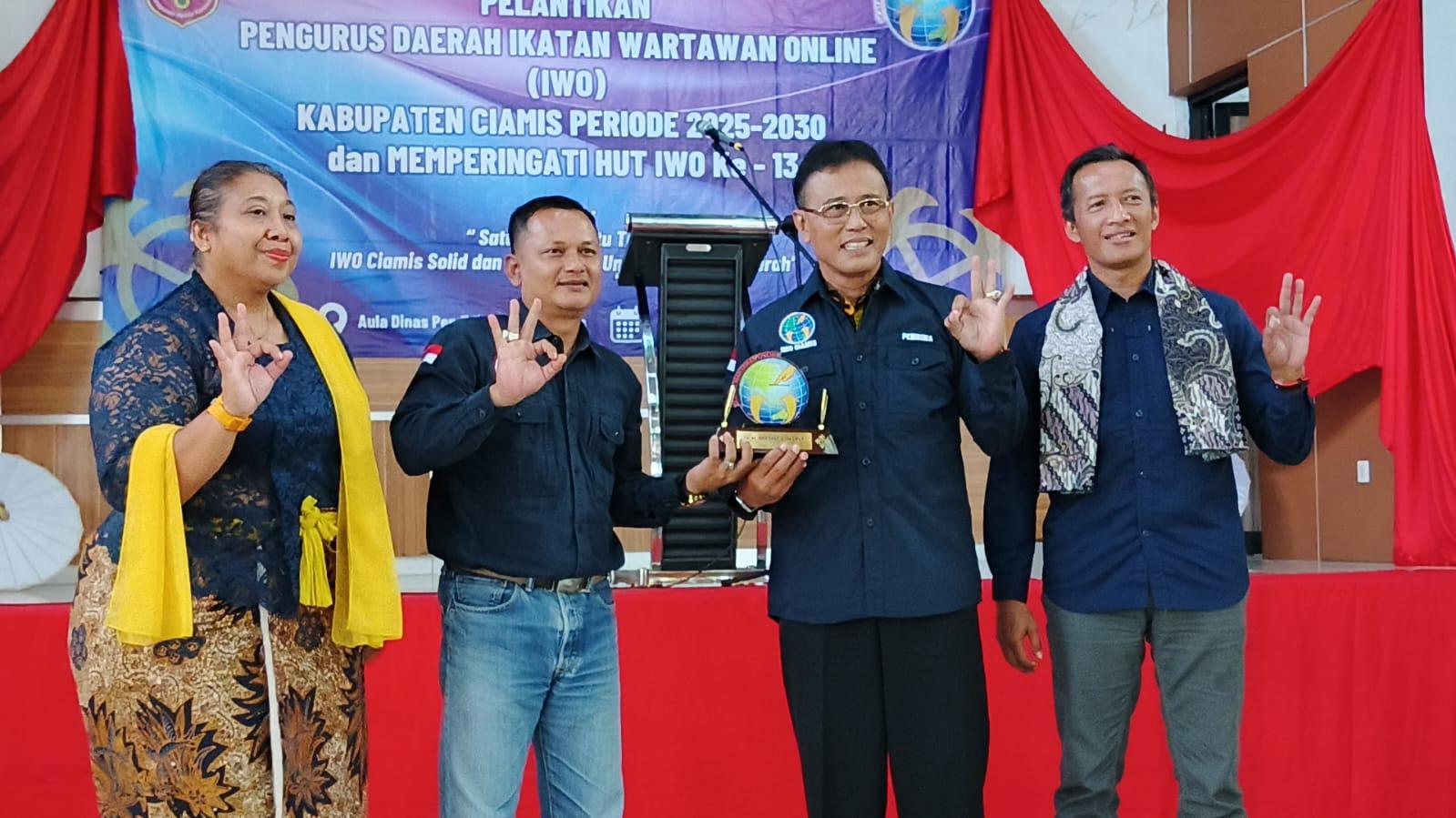 Harflarda jinsiy aloqa Yuqorida ayol bilan homiladorlik paytida jinsiy aloqa