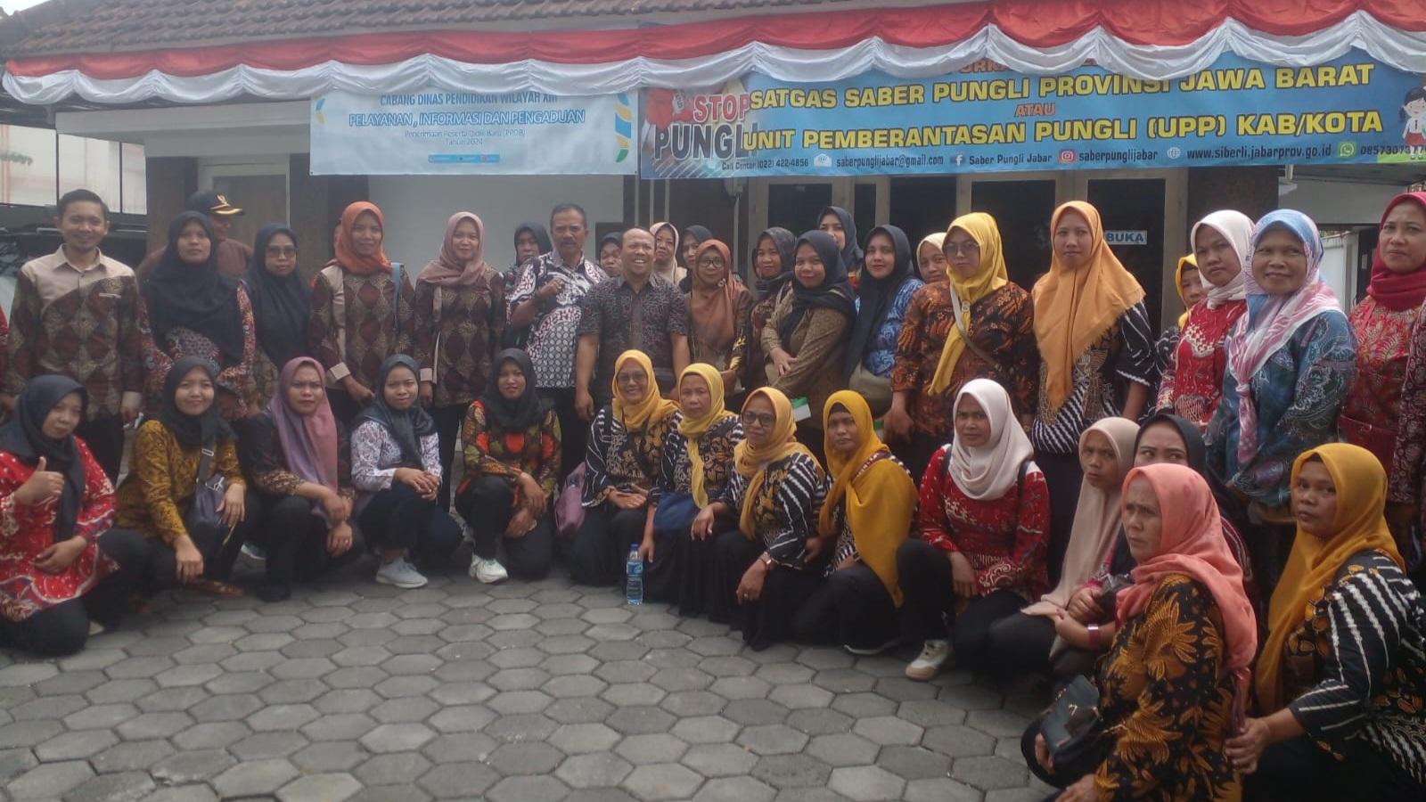Izin Operasional SMKN Tambaksari Tak Kunjung Terbit, Puluhan Warga dan Tokoh Masyarakat Datangi KCD XIII Ciamis