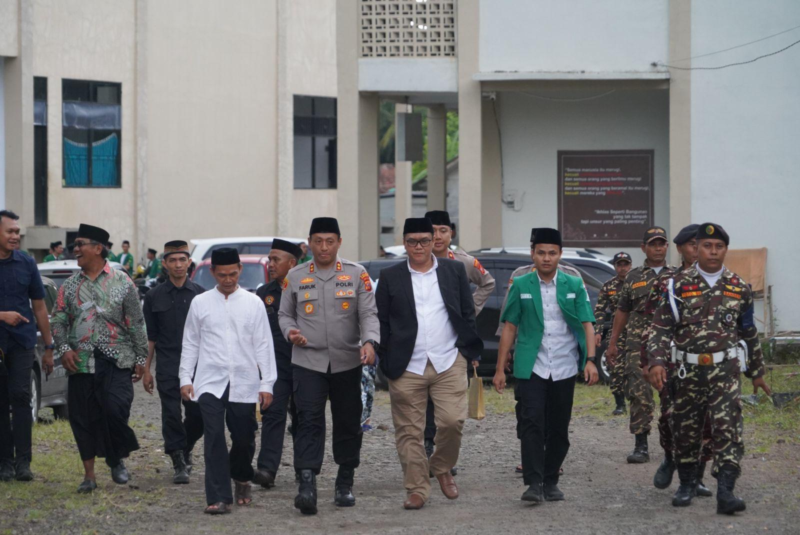 Jalin Silaturahmi dengan Pesantren, Kapolres Tasikmalaya Kota Kunjungi Ponpes Miftahul Ulum
