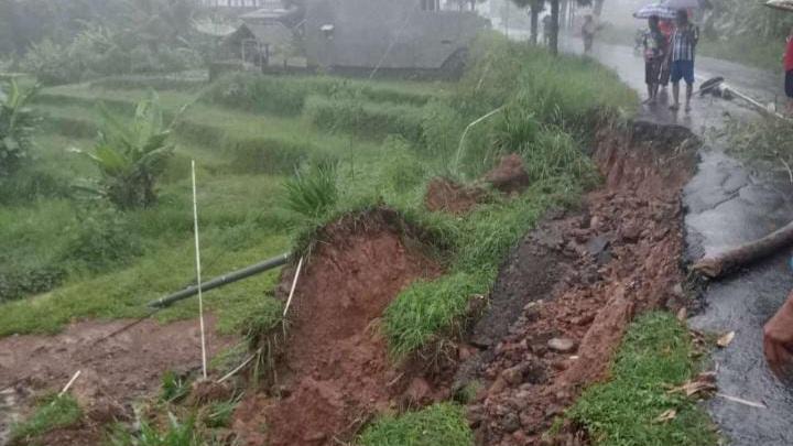 Jalur Rancah Ciamis-Kuningan Terancam Lumpuh Akibat Longsor