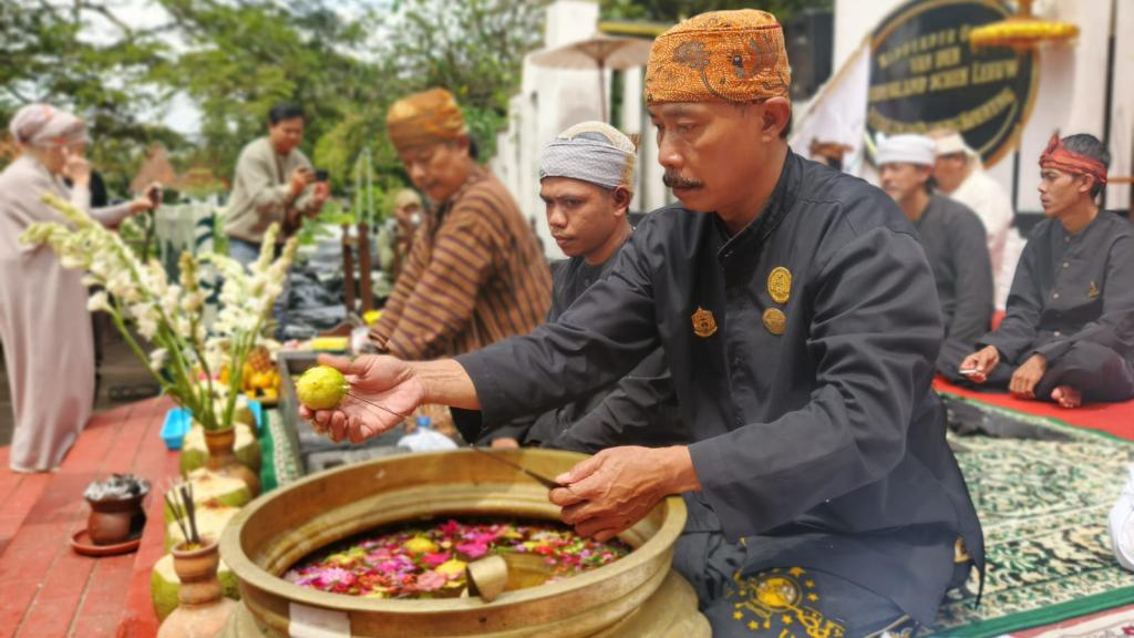 Jamasan Pusaka di Jambansari Ciamis, Merawat Benda Peninggalan RAA Koesoemadiningrat