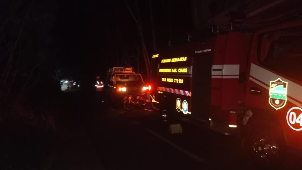 Kabel Listrik di Kawali Ciamis Mengeluarkan Percikan Api, Respons Cepat Damkar Cegah Kebakaran Permukiman