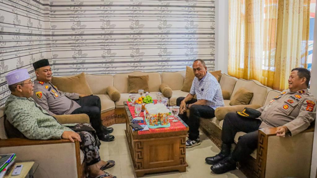 Kapolres Ciamis Jalin Silaturahmi dengan Dua Pesantren, Perkuat Sinergi Ulama dan Umaro
