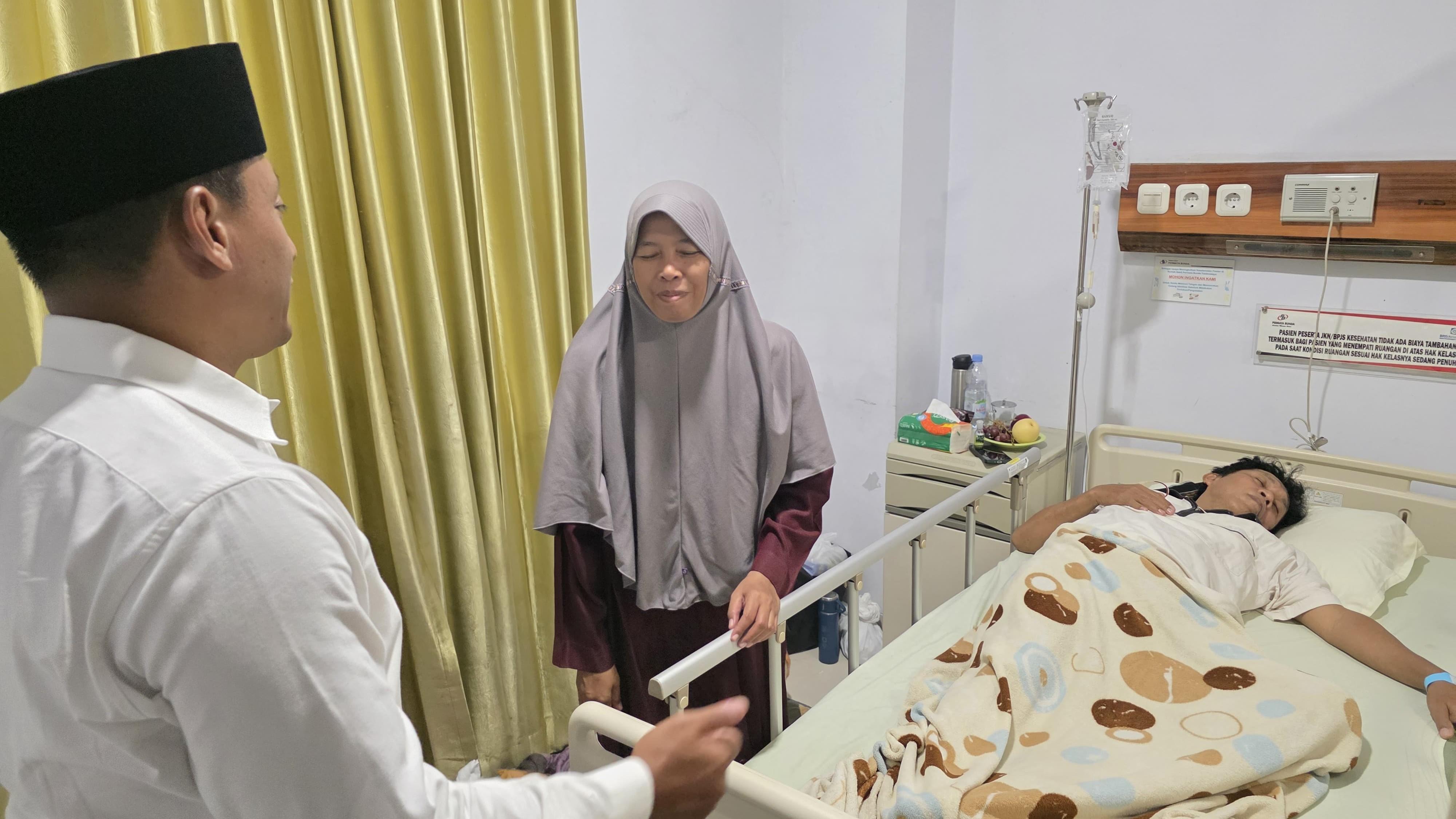 Kapolres Tasikmalaya Kota AKBP Moh Faruk Rozi Jenguk Ketua PD Muhammadiyah IIp Samsul Maarif di Rumah Sakit, Doakan Kesembuhan