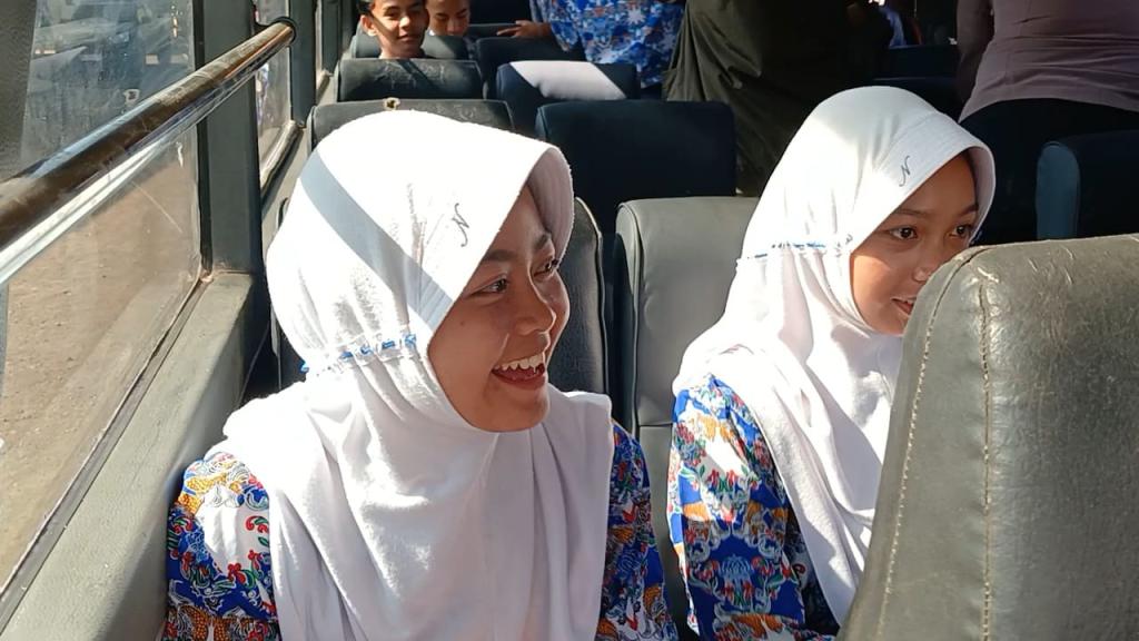 Kebahagiaan Siswa di Perbatasan Sambut Beroperasinya Layanan Bus Sekolah Gratis