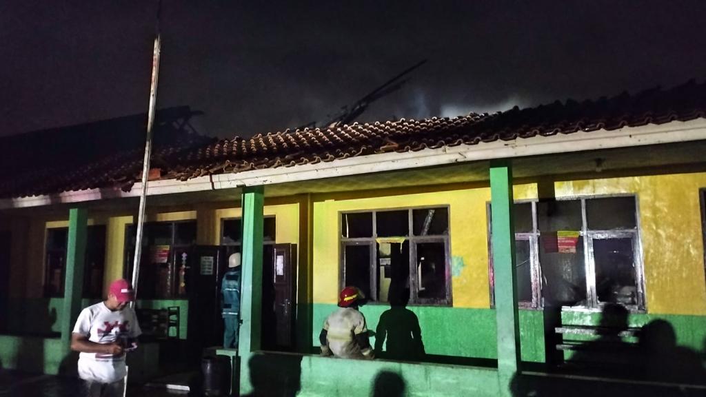 Kebakaran Landa SDN 2 Kujang Ciamis, Empat Ruangan Hangus Terbakar