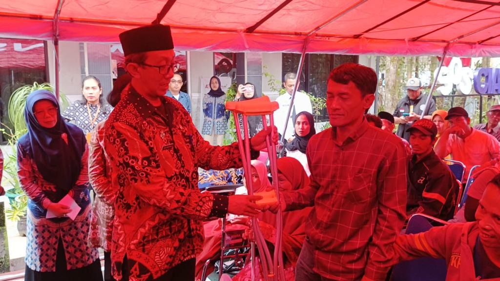 Kemensos Salurkan Bantuan Disabilitas di Ciamis, 104 Penerima Terverifikasi DTSEN