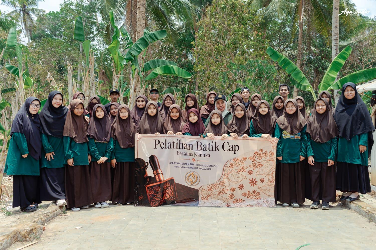 Kenalkan Budaya Batik Sejak Dini, Siswa SDIT Uswatun Hasanah Ikuti Uswah Explore di Nanuka Ecoprint