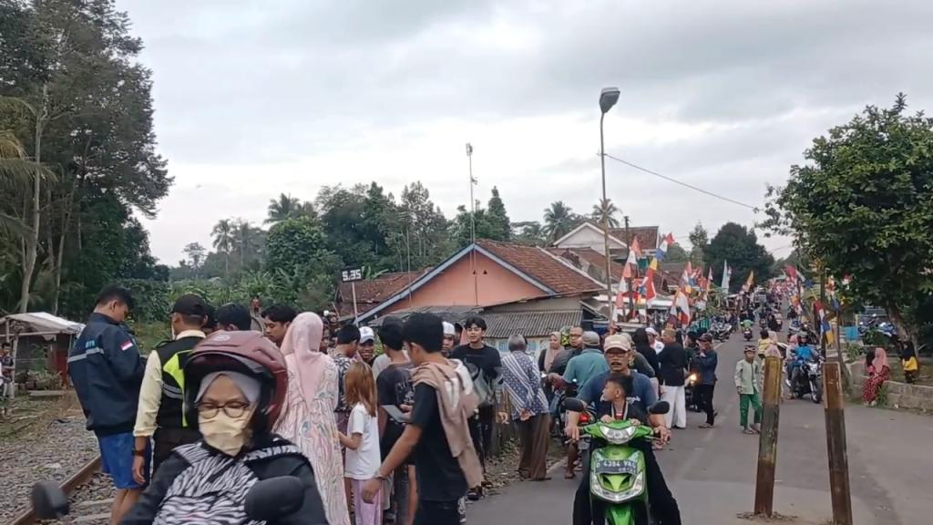 Kerap Memakan Korban, Warga Desak PT KAI Pasang Palang Pintu di Perlintasan Pasirpanjang Manonjaya Tasikmalaya