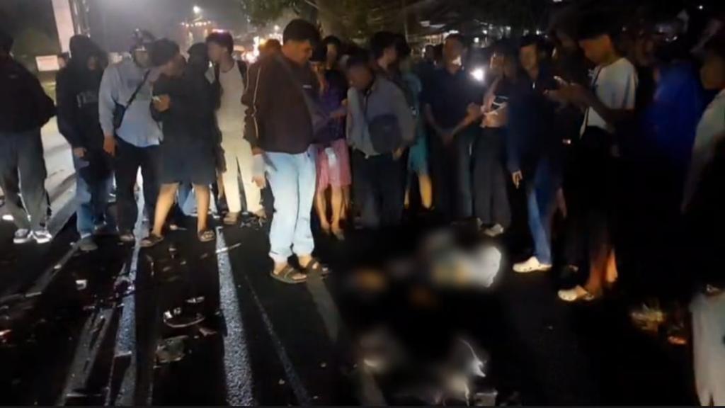 Laka Maut di Cikoneng Ciamis: Honda Beat Bonceng 3 Tabrakan dengan Truk, Satu Pelajar Tewas