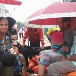 Lansia Sakit, Bayi dan Ibunya Dievakuasi Pakai Perahu Karet di Lokasi Banjir Sukaresik Tasikmalaya