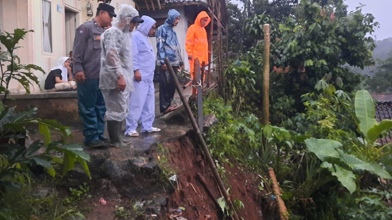 Longsor Landa Gunungsari Ciamis, Lima Rumah Warga Terdampak Hujan Deras