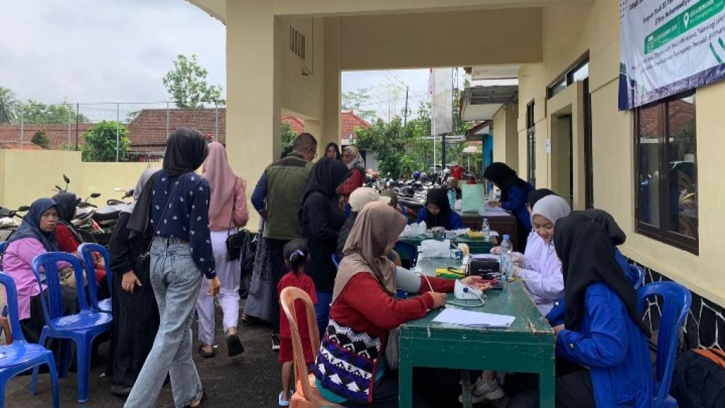 Mahasiswa D3 TLM STIKes Muhammadiyah Ciamis Gelar Gebyar Kesehatan di Desa Dewasari