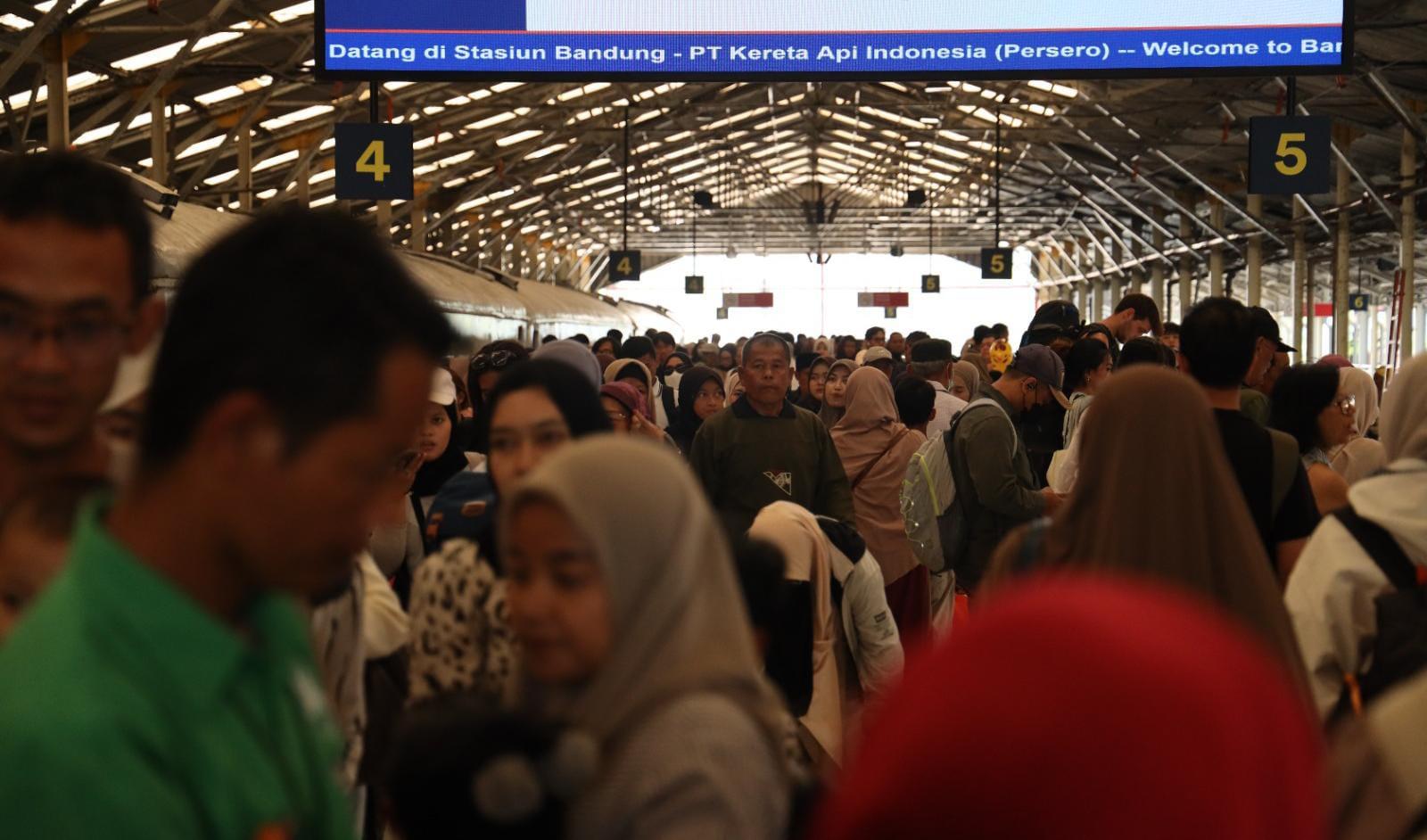 Melayani 2,7 Juta Penumpang pada Semester I 2026, Jumlah Pelanggan KAI Daop 2 Bandung Naik 11,2 Persen