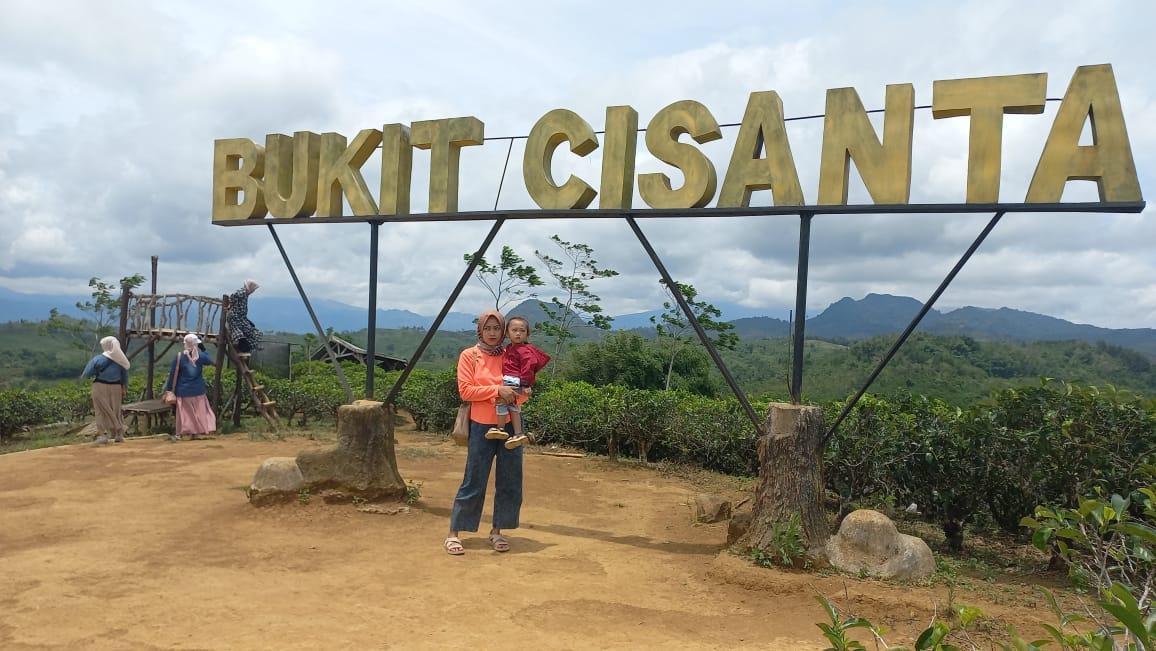 Menikmati Keindahan Alam Bukit Cisanta Taraju, Destinasi Wisata Asri di Tasikmalaya