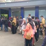 Menjelang Akhir Program Pemutihan Pajak, Warga Padati Samsat Sukaraja Tasikmalaya